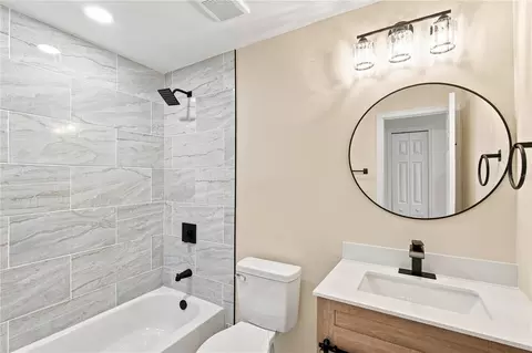 Bath - 1105 Park St, Seffner, FL 33584 photo 3 of 3