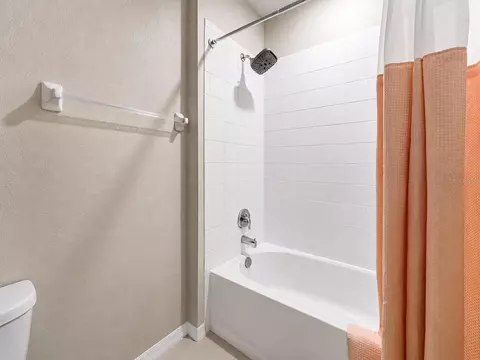 Bath - 12455 Shining Willow St, Riverview, FL 33579 photo 10 of 10