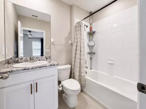 Bath - 12455 Shining Willow St, Riverview, FL 33579 photo 9 of 10