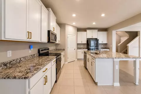Kitchen - 12455 Shining Willow St, Riverview, FL 33579 photo 4 of 5