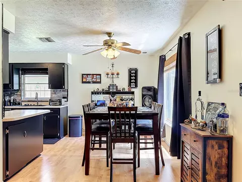 Dining - 118 Euclid Loop, Seffner, FL 33584 photo 2 of 4