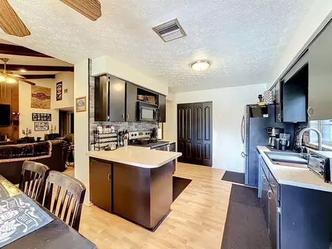 Kitchen - 118 Euclid Loop, Seffner, FL 33584 photo 6 of 6