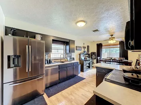 Kitchen - 118 Euclid Loop, Seffner, FL 33584 photo 1 of 6