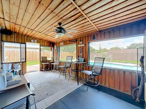 Exterior - 118 Euclid Loop, Seffner, FL 33584 photo 5 of 16