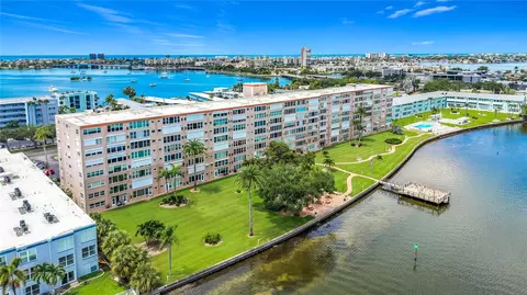 1847 Shore Dr S #805, South Pasadena, FL 33707