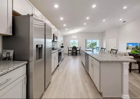 Kitchen - 11967 Stone Pine St, Riverview, FL 33569 photo 2 of 6