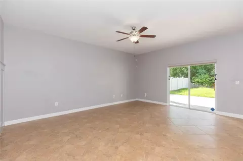 Living - 11508 Mansfield Point Dr, Riverview, FL 33569 photo 4 of 8