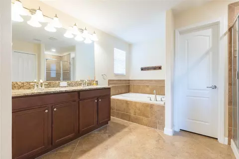 Bath - 11508 Mansfield Point Dr, Riverview, FL 33569 photo 2 of 4