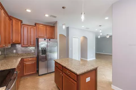Kitchen - 11508 Mansfield Point Dr, Riverview, FL 33569 photo 3 of 4