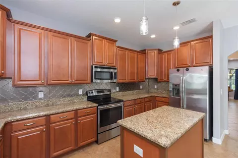 Kitchen - 11508 Mansfield Point Dr, Riverview, FL 33569 photo 4 of 4