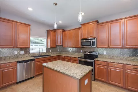 Kitchen - 11508 Mansfield Point Dr, Riverview, FL 33569 photo 1 of 4