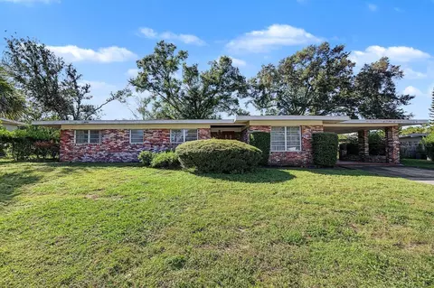 211 Druid Hills Rd, Temple Terrace, FL 33617