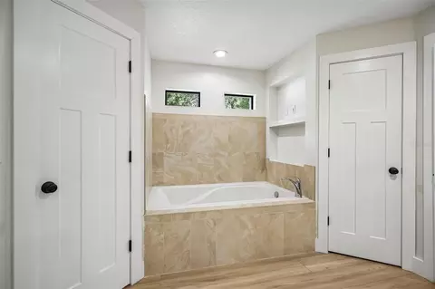 Bath - 33245 Mandrake Rd, Wesley Chapel, FL 33543 photo 3 of 4