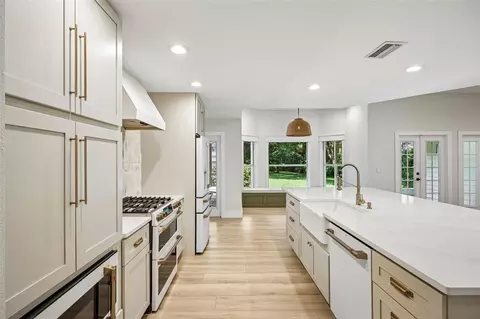 Kitchen - 33245 Mandrake Rd, Wesley Chapel, FL 33543 photo 2 of 3