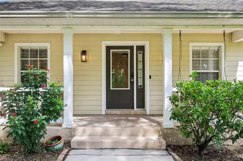 Exterior - 33245 Mandrake Rd, Wesley Chapel, FL 33543 photo 4 of 16