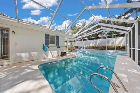 Exterior - 1972 Sever Dr, Clearwater, FL 33764 photo 8 of 10