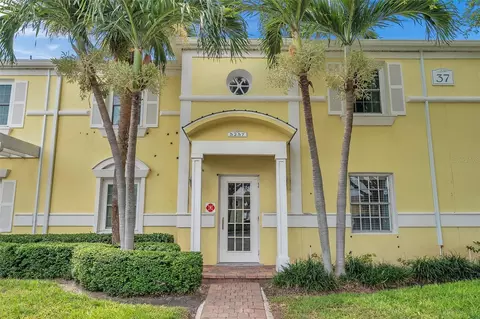 5257 Beach Dr SE #D, Saint Petersburg, FL 33705