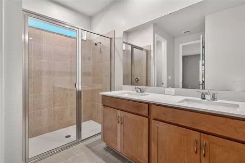 Bath - 12443 49th St E, Parrish, FL 34219 photo 1 of 2