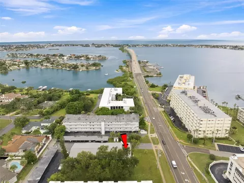 2950 W Bay Dr #B1, Belleair Bluffs, FL 33770