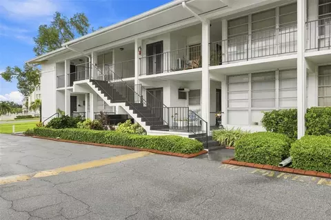 2950 W Bay Dr #B1, Belleair Bluffs, FL 33770
