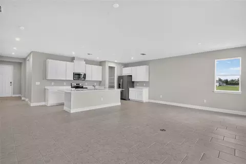 Living - 5031 125th Ave E, Parrish, FL 34219 photo 4 of 7
