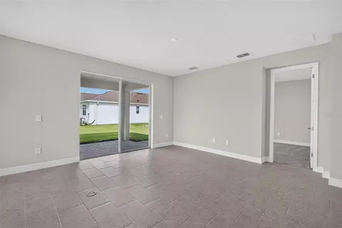 Living - 5031 125th Ave E, Parrish, FL 34219 photo 7 of 7