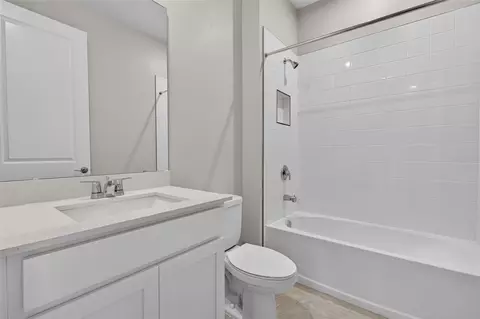 Bath - 5031 125th Ave E, Parrish, FL 34219 photo 1 of 1
