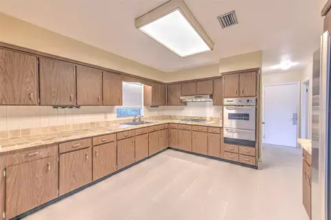 Kitchen - 8825 Cobb Rd, Riverview, FL 33578 photo 1 of 3