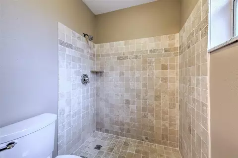 Bath - 8825 Cobb Rd, Riverview, FL 33578 photo 2 of 3