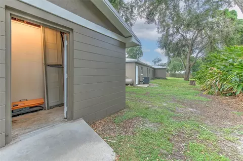Exterior - 8825 Cobb Rd, Riverview, FL 33578 photo 10 of 10