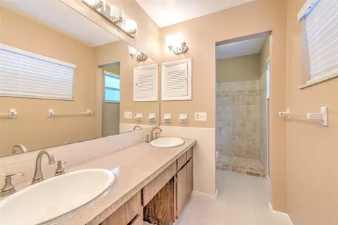 Bath - 8825 Cobb Rd, Riverview, FL 33578 photo 1 of 3