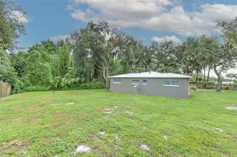 Exterior - 8825 Cobb Rd, Riverview, FL 33578 photo 5 of 10