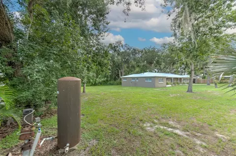 Exterior - 8825 Cobb Rd, Riverview, FL 33578 photo 6 of 10