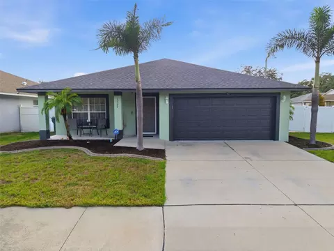 Exterior - 15544 Florida Breeze Loop, Wimauma, FL 33598 photo 2 of 8