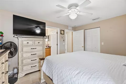 Bedroom - 15544 Florida Breeze Loop, Wimauma, FL 33598 photo 3 of 7