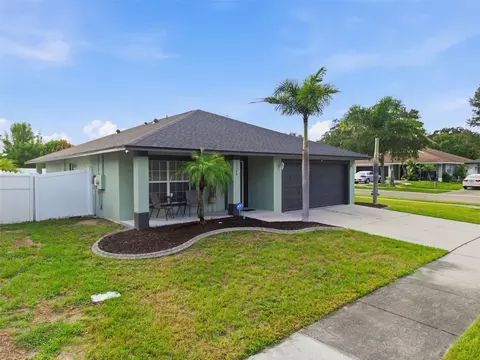 Exterior - 15544 Florida Breeze Loop, Wimauma, FL 33598 photo 3 of 8