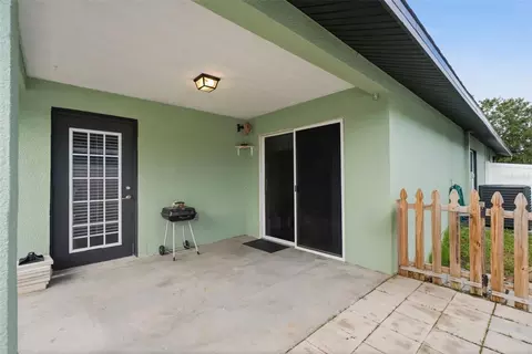 Exterior - 15544 Florida Breeze Loop, Wimauma, FL 33598 photo 4 of 8