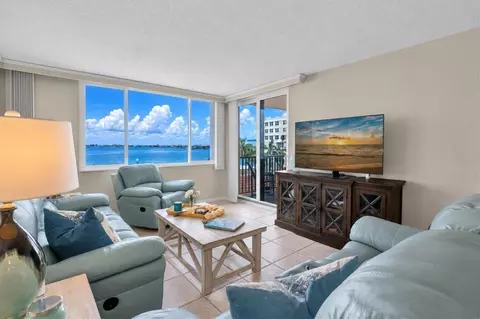 6287 Bahia Del Mar Cir #401, Saint Petersburg, FL 33715