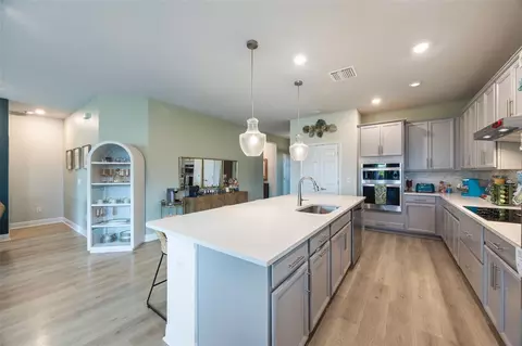 Kitchen - 11822 Chevelon Ln, Parrish, FL 34219 photo 3 of 3