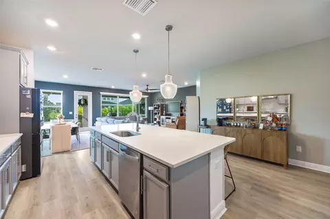 Kitchen - 11822 Chevelon Ln, Parrish, FL 34219 photo 2 of 3