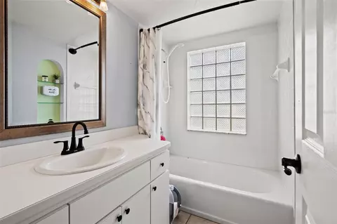 Bath - 11312 Robert Dr, Seminole, FL 33778 photo 3 of 3