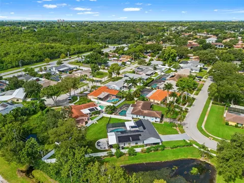 View/Area - 11312 Robert Dr, Seminole, FL 33778 photo 2 of 7