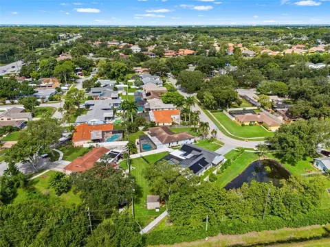 View/Area - 11312 Robert Dr, Seminole, FL 33778 photo 3 of 7