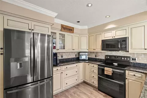 Kitchen - 11312 Robert Dr, Seminole, FL 33778 photo 1 of 5