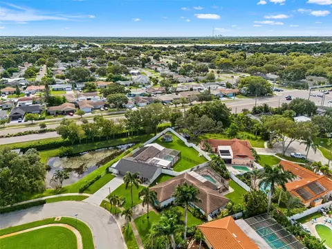 View/Area - 11312 Robert Dr, Seminole, FL 33778 photo 6 of 7