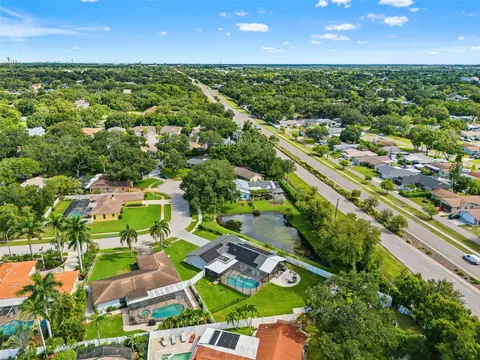View/Area - 11312 Robert Dr, Seminole, FL 33778 photo 1 of 7