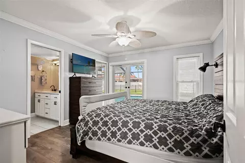 Bedroom - 11312 Robert Dr, Seminole, FL 33778 photo 3 of 7