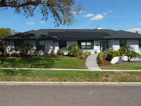 2709 Fairway View Dr, Valrico, FL 33596