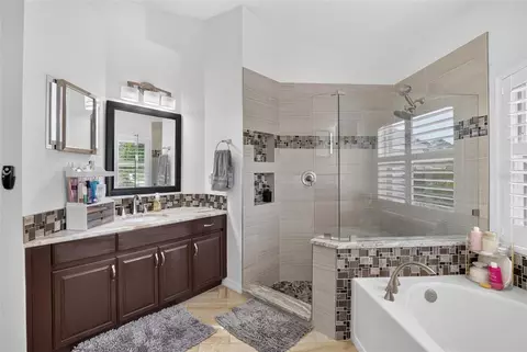 Bath - 12935 Raysbrook Dr, Riverview, FL 33569 photo 2 of 4
