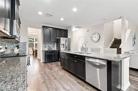 Kitchen - 19065 Malinche Loop, Spring Hill, FL 34610 photo 2 of 2